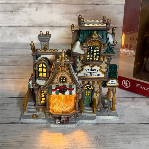 Lemax Enchanted “Forest Parker´s Pet House”Menards...